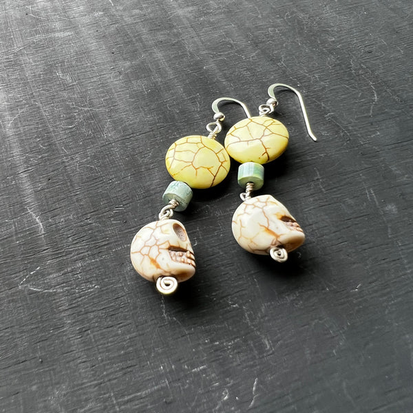 Howlite Skulls earrings