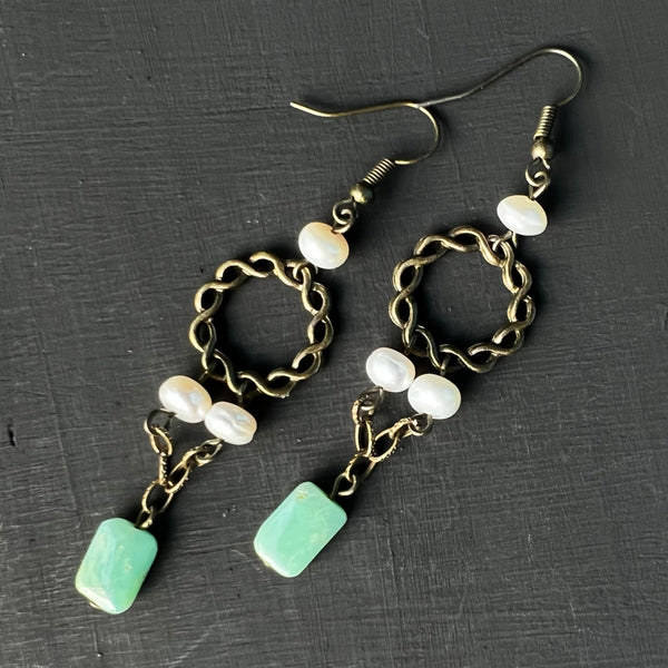 Chrysoprase and pearl earrings