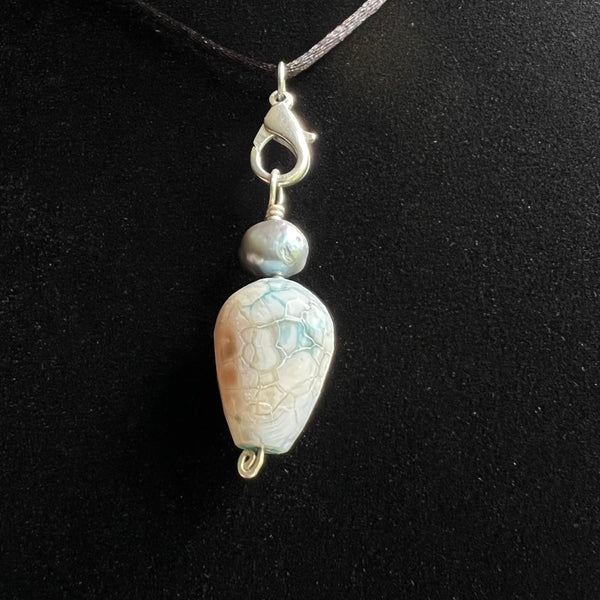 Blue dyed & faceted Agate with pearl pendant
